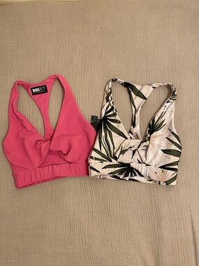 BEACH RIOT Ribbed Pink Twist-Front & Palm-Print Sports Bra Set. XS